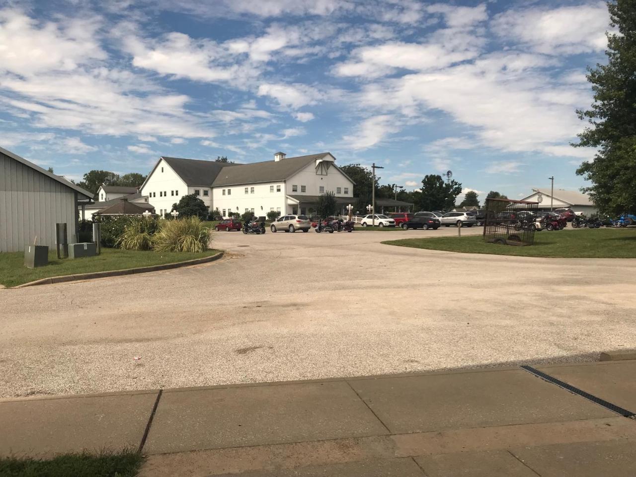 Gasthof Amish Village Inn Montgomery Exterior foto